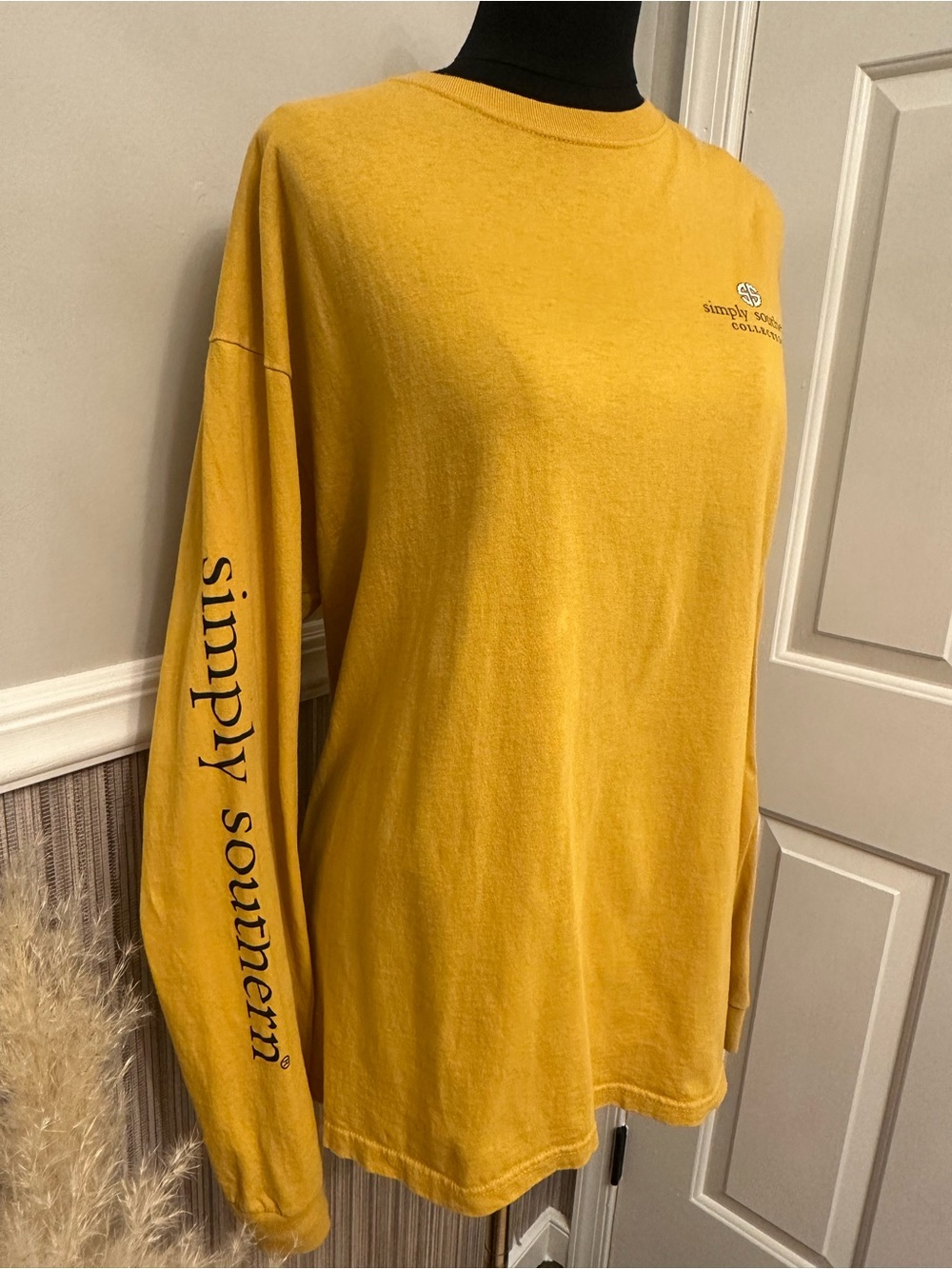 Simply Southern Collection Nurse Bee Kind Long Sleeve Graphic Tee XL Mustard - Picture 4 of 10